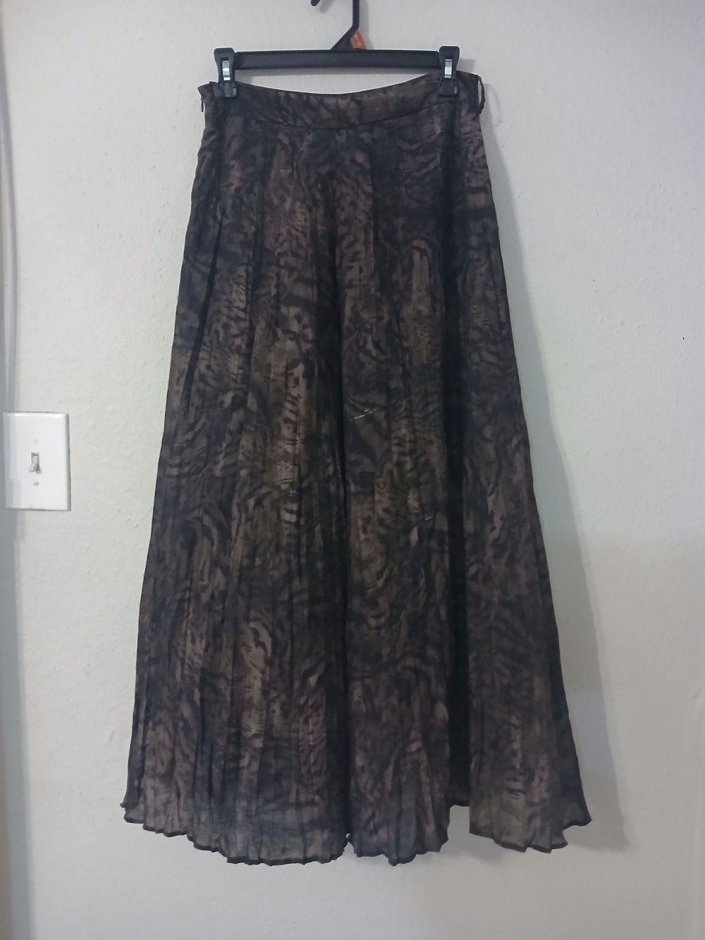 Brown Patterned Pleated Maxi Skirt